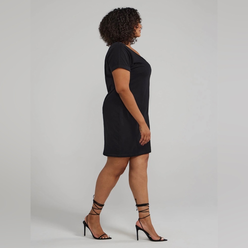Dress - Perfect V-Neck T-Shirt Dress, Black, 2X. NWT - Picture 2 of 4